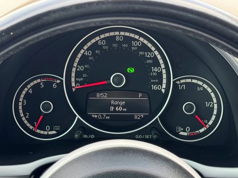 Used 2013 Volkswagen Beetle TDI FWD image 27