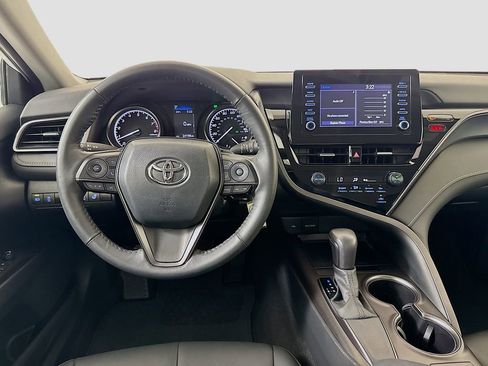 Used 2024 Toyota Camry SE FWD image 22