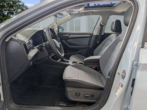 New 2026 Volkswagen Jetta SE FWD image 8