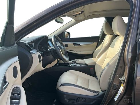 Used 2019 INFINITI QX50 Essential w/ Proassist Package image 14