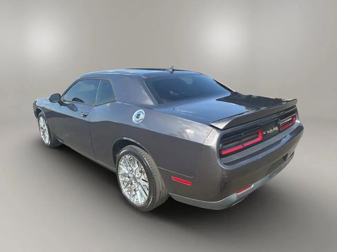Used 2019 Dodge Challenger SXT RWD image 7