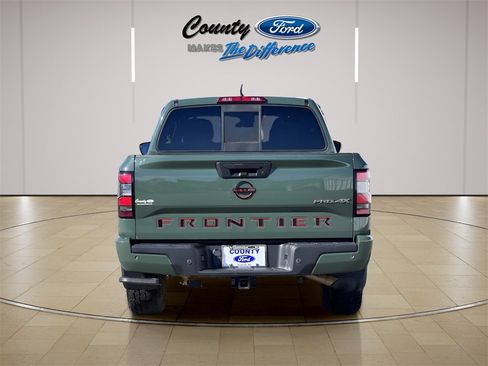 Used 2022 Nissan Frontier PRO-4X image 11