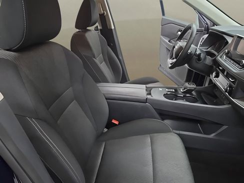 Used 2025 Nissan Rogue SV image 19