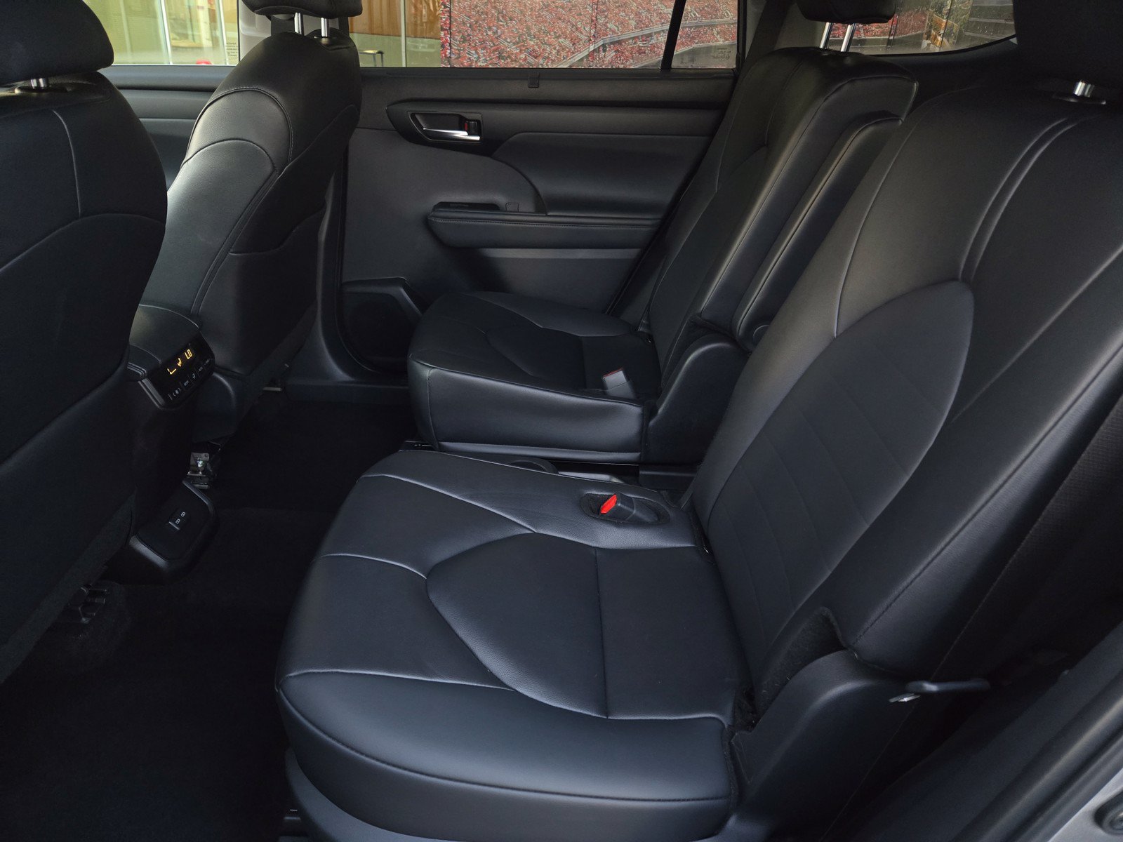 Certified 2026 Toyota Highlander XLE AWD/4WD image 11