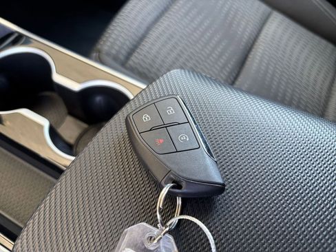 Used 2025 Chevrolet Equinox LT FWD image 24