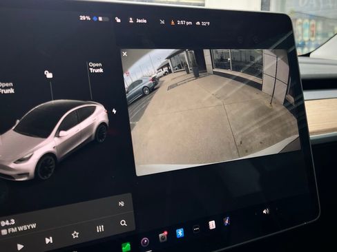 Used 2021 Tesla Model Y Long Range image 44