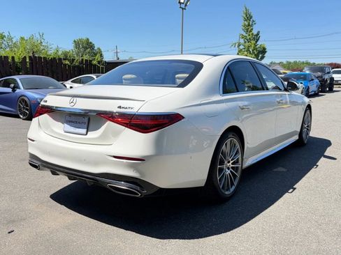 Used 2022 Mercedes-Benz S 580 4MATIC Sedan w/ AMG Line Package image 6