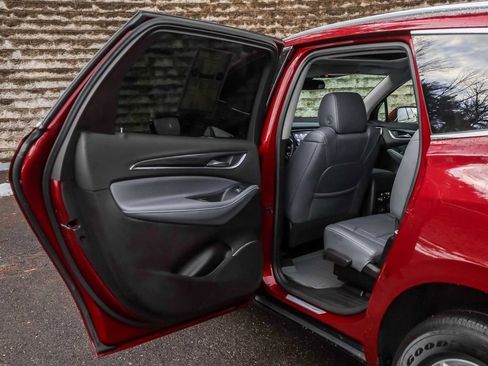 Used 2021 Buick Enclave Essence w/ Sound and Sites Package image 20