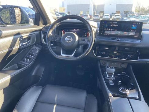 Used 2024 Nissan Rogue SL AWD/4WD image 12