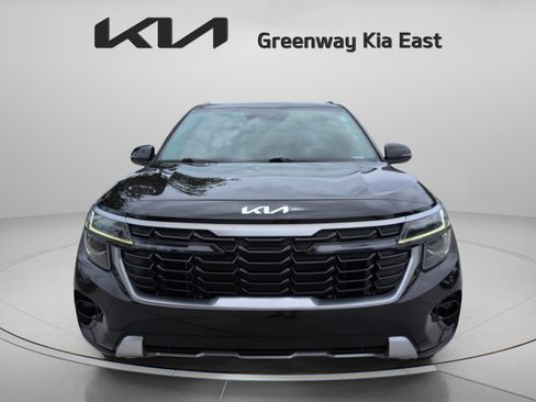 Certified 2024 Kia Seltos EX AWD/4WD image 11
