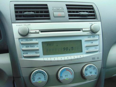 Used 2008 Toyota Camry LE FWD image 5