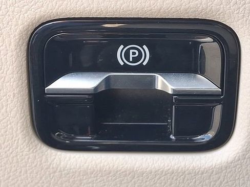 Used 2023 Mercedes-Benz C 300 Sedan image 24