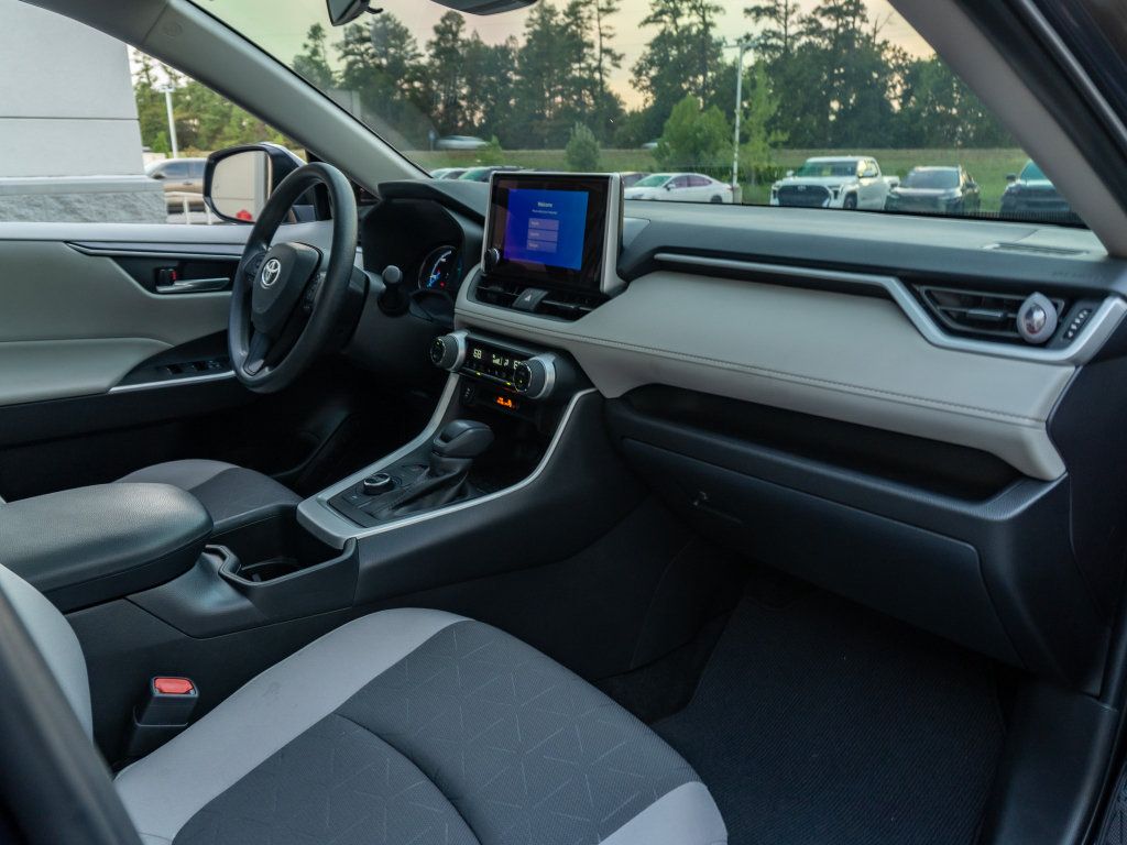 Used 2025 Toyota RAV4 XLE w/ Convenience Package AWD/4WD image 18