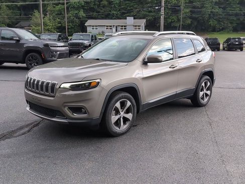 Used 2019 Jeep Cherokee Limited AWD/4WD image 40