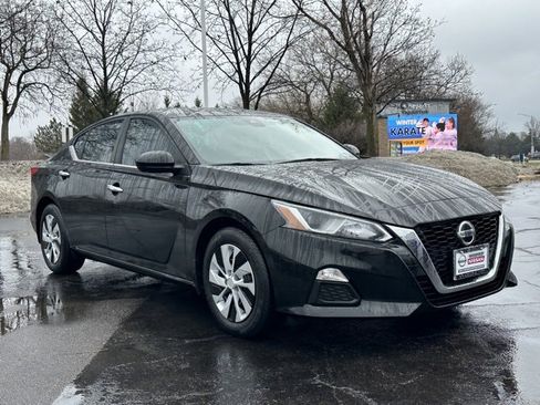 Used 2021 Nissan Altima 2.5 S w/ Driver Assist Package image 3