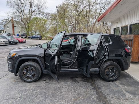 Used 2018 Jeep Compass Sport AWD/4WD image 5
