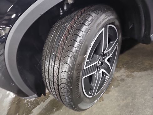 Used 2026 Mercedes-Benz GLC 300 4MATIC image 33