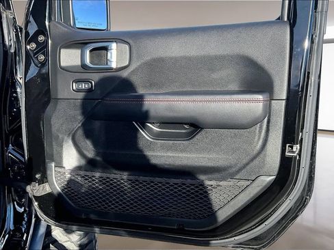 Used 2021 Jeep Gladiator Rubicon image 19