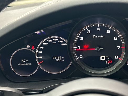 Used 2020 Porsche Cayenne Turbo AWD/4WD image 22