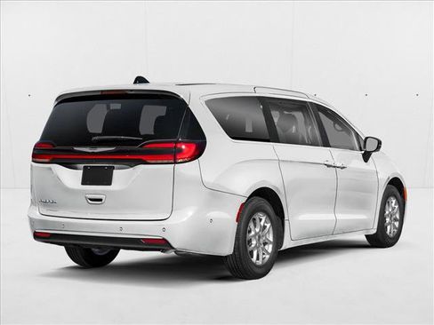 New 2026 Chrysler Pacifica Pinnacle image 2