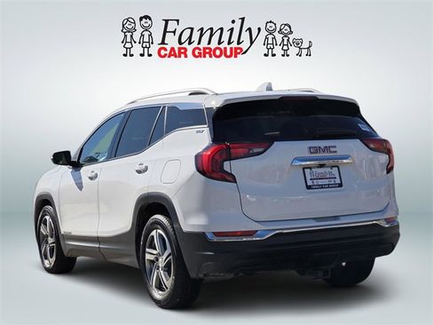 Used 2021 GMC Terrain SLT image 3