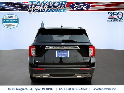 Certified 2024 Ford Explorer XLT w/ Equipment Group 202A