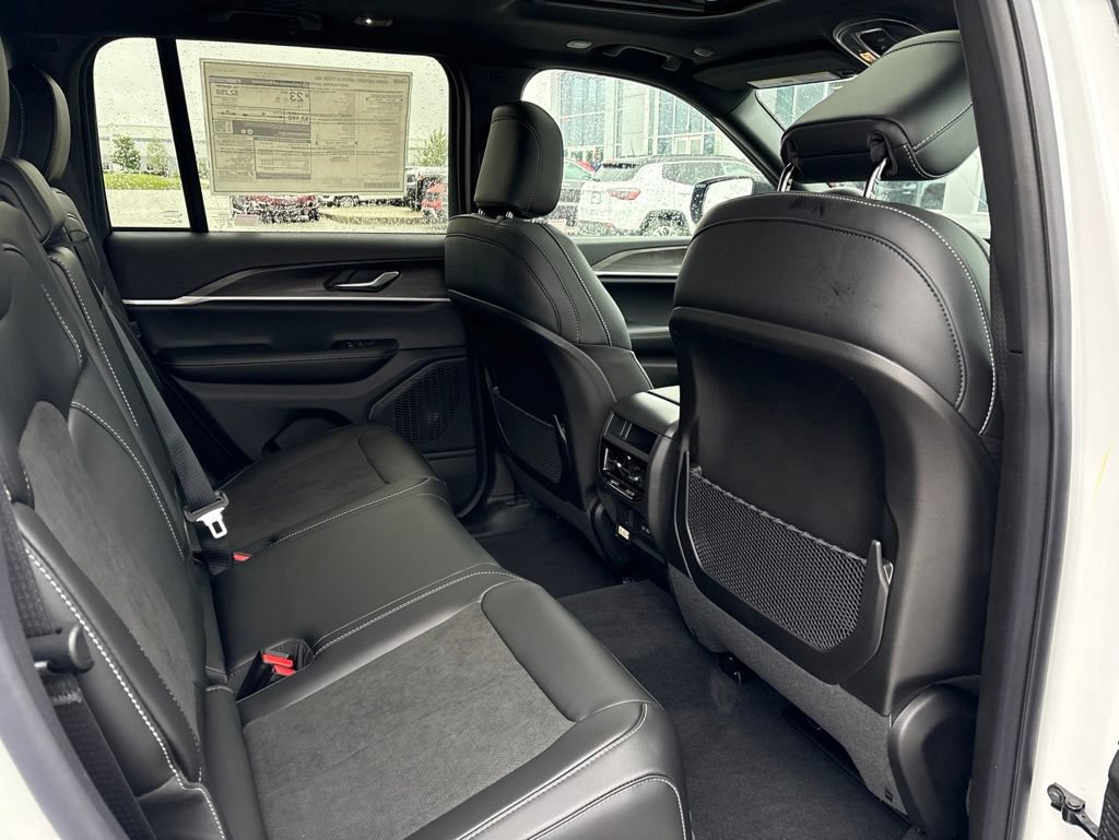 New 2026 Jeep Grand Cherokee Altitude AWD/4WD image 13