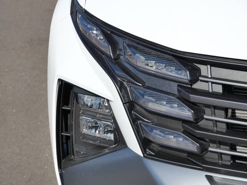 Certified 2025 Hyundai Tucson SE image 16