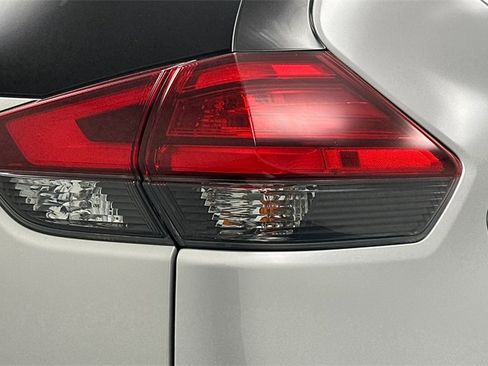 Certified 2017 Nissan Rogue SV w/ SV Premium Package image 23