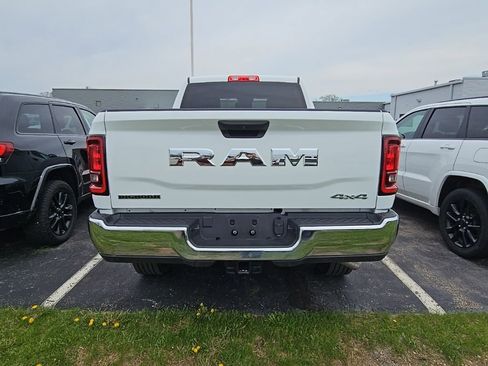 Used 2025 RAM 2500 Big Horn AWD/4WD image 7