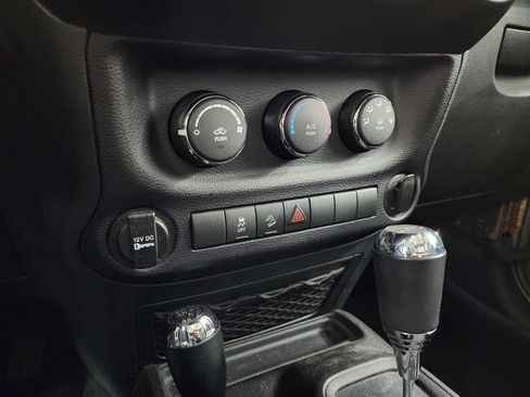 Used 2015 Jeep Wrangler Sport w/ Connectivity Group image 31