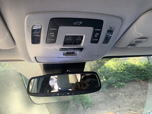 Certified 2025 Toyota Sienna XLE FWD image 24