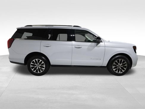 Used 2025 Ford Expedition Platinum AWD/4WD image 5
