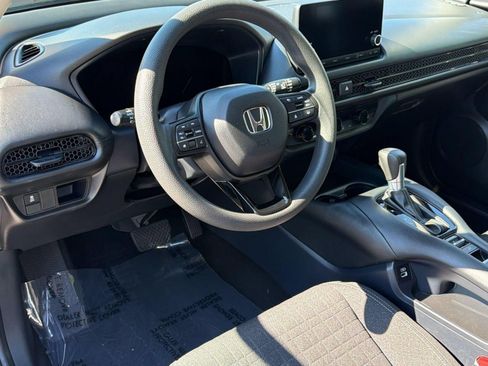 Used 2023 Honda HR-V LX image 4