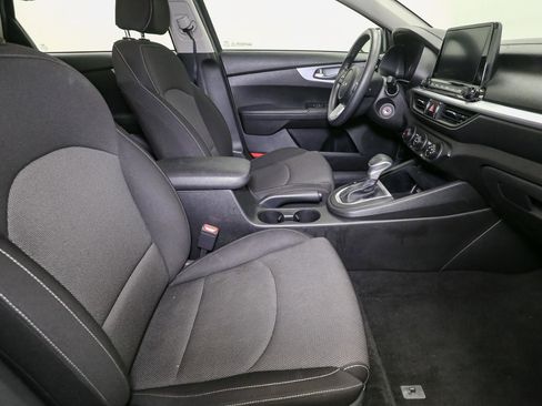 Used 2023 Kia Forte LXS image 18