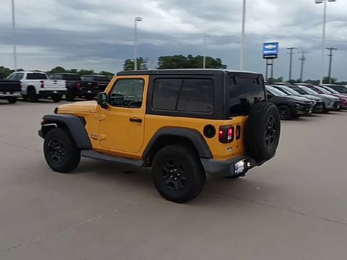 Used 2018 Jeep Wrangler Sport AWD/4WD image 6