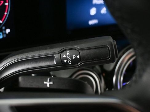 Used 2025 Mercedes-Benz GLA 250 image 11