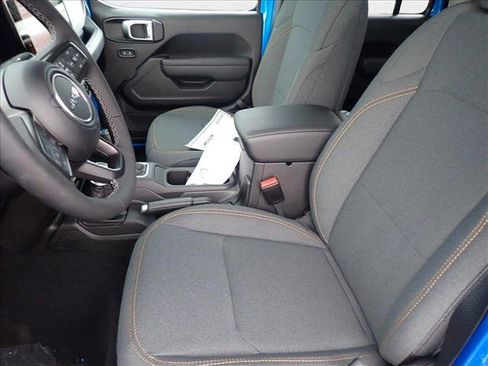 New 2025 Jeep Gladiator Willys image 11