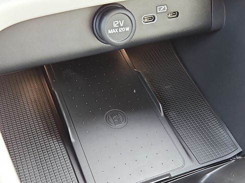 New 2026 Volvo XC40 B5 Ultra w/ Protection Package Premier image 20