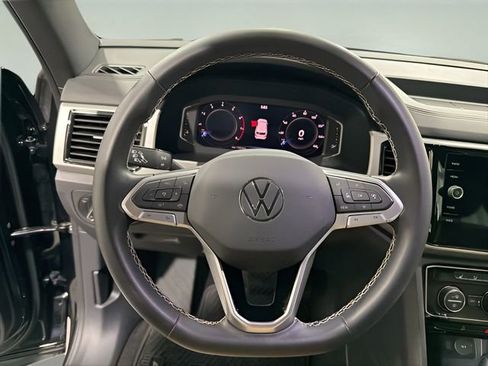 Used 2023 Volkswagen Atlas Cross Sport SE w/ Black Wheel Package image 15