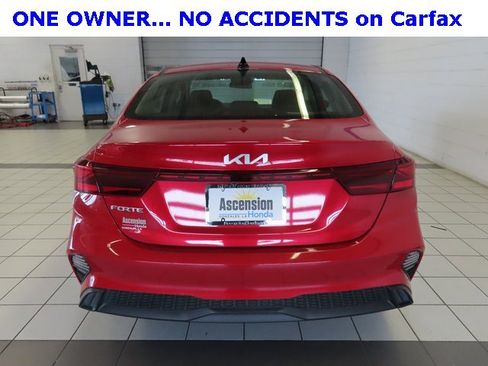 Used 2024 Kia Forte LXS image 12