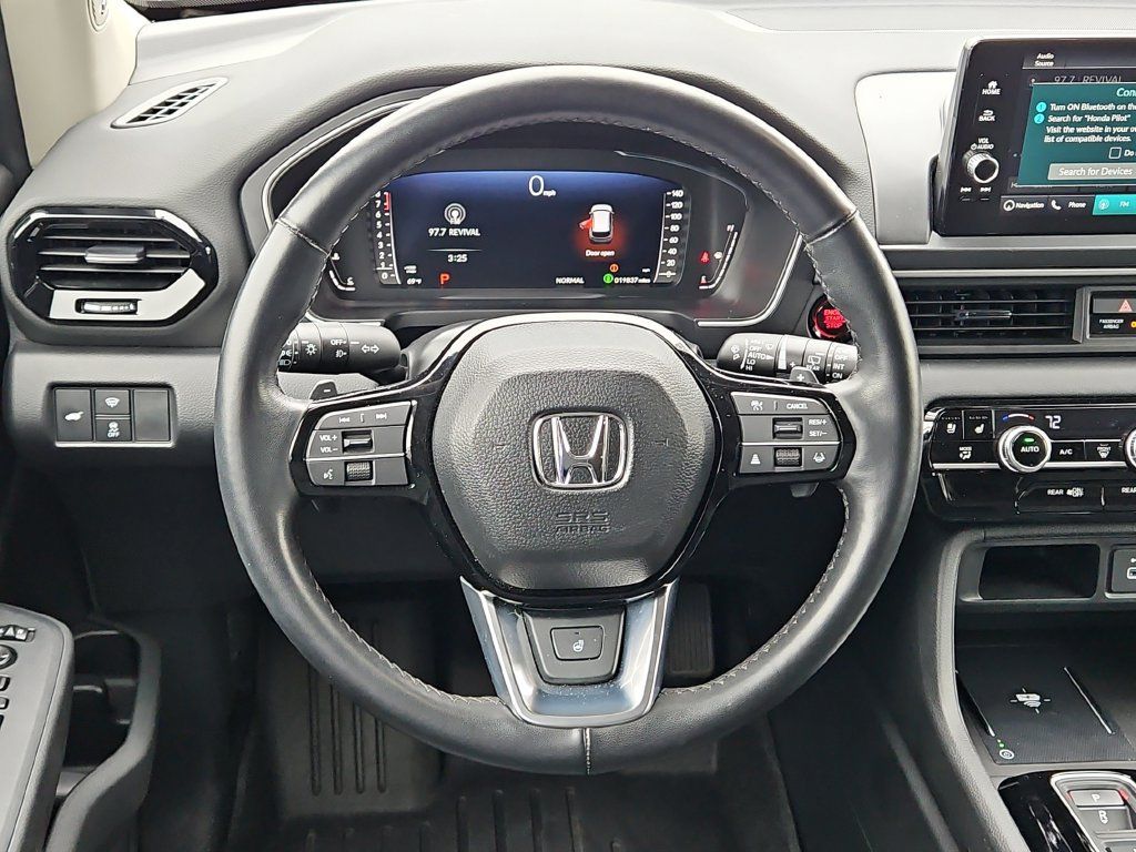 Used 2024 Honda Pilot Elite image 14
