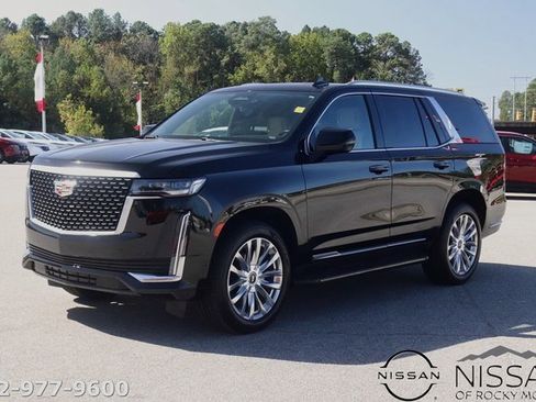 Used 2023 Cadillac Escalade Premium Luxury w/ Performance Package image 3