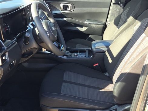 Used 2021 Kia Sorento LX image 17