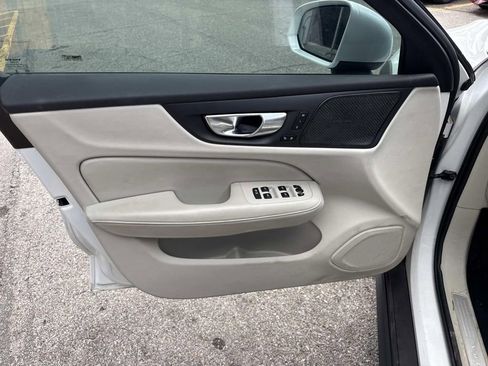Used 2025 Volvo V60 B5 Cross Country Plus AWD/4WD image 20