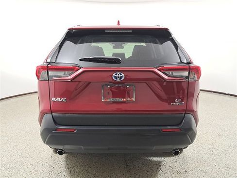 Used 2022 Toyota RAV4 LE image 6