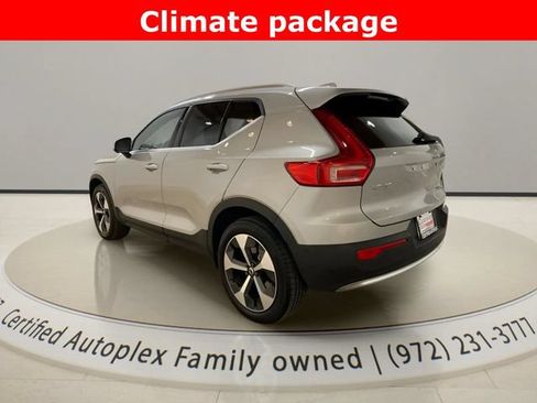 Used 2025 Volvo XC40 B5 Plus AWD/4WD image 3