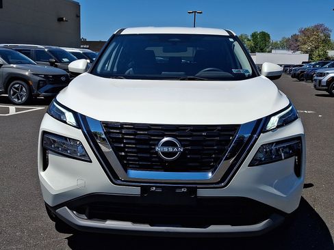 Used 2023 Nissan Rogue SV AWD/4WD image 2