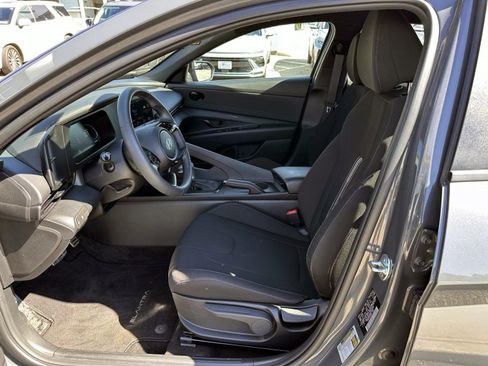 Used 2025 Hyundai Elantra Sport FWD image 12