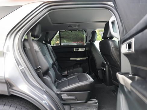 Used 2023 Ford Explorer Limited w/ Limited Technology Package AWD/4WD image 12